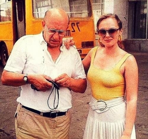 Ей - 23, ему - 60: роман, который обсуждала вся страна. 01