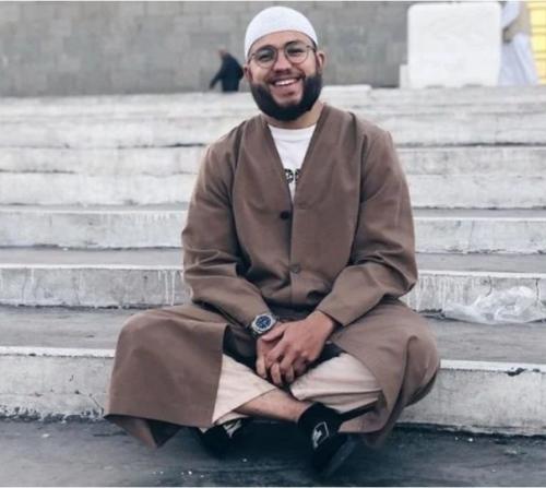 Актер Сергей Романович принял ислам, пересадил себе волосы с головы на бороду, и отказался от актерской карьеры. 01 Актер Сергей Романович принял ислам, пересадил себе волосы с головы на бороду, и отказался от актерской карьеры. 01