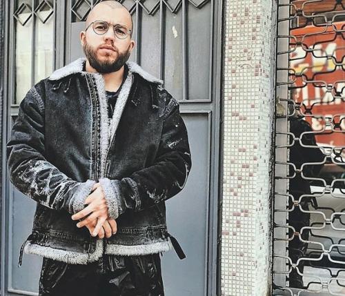 Актер Сергей Романович принял ислам, пересадил себе волосы с головы на бороду, и отказался от актерской карьеры. 02 Актер Сергей Романович принял ислам, пересадил себе волосы с головы на бороду, и отказался от актерской карьеры. 02