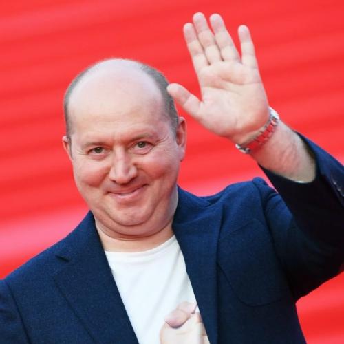 Сергей бурунов рассказал, что до сих пор не может простить родителей за детские травмы. 01