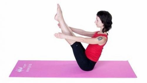 Поза ворона в йоге. Поза вороны.

Обычно бакасана, или поза вороны, - это первый баланс на руках, с которым знакомят новичков.