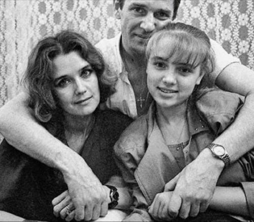 Трогательное письмо Ксении Алферовой папе, Александру Абдулову: 01 Трогательное письмо Ксении Алферовой папе, Александру Абдулову: 01