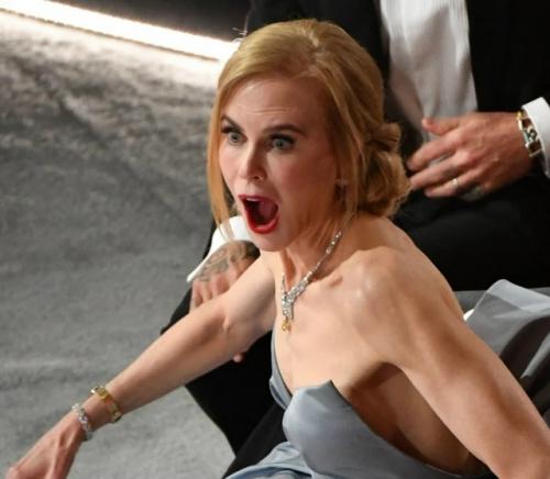 Плачу и задыхаюсь от страха. 03