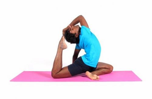 Эка пада раджакапотасана (поза голубя). Эка пада раджакапотасана (поза голубя).