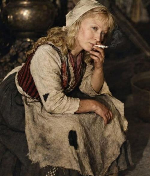 Иногда настоящая магия кино скрыта вовсе не в самом фильме, а в коротких паузах между дублями.

