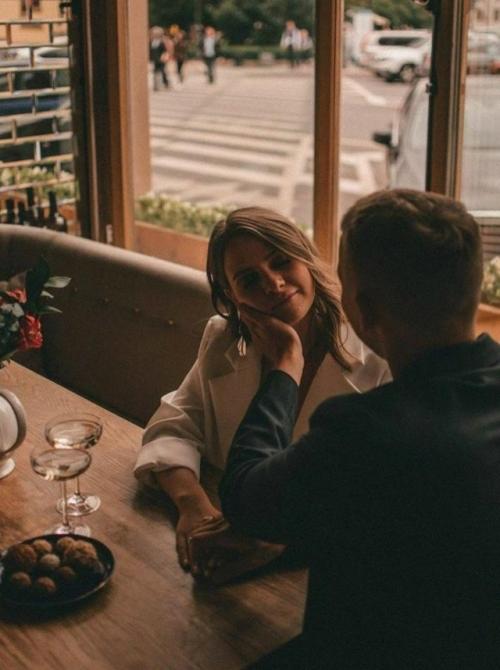 Влюблённый приедет к тебе в любое время суток, чтобы увидеть после долгой разлуки.  