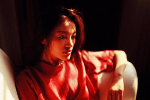 Он называл ее своей чудесной, милой девочкой.  