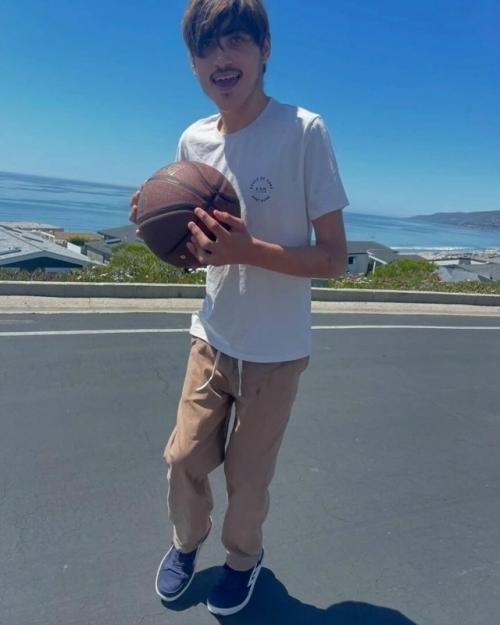 Кто бы знал, что у красавчика колина фаррела трагедия со старшим сыном Джеймсом. 06