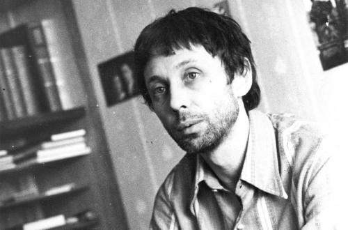 В грязи не вываляешься - чистым не станешь.  