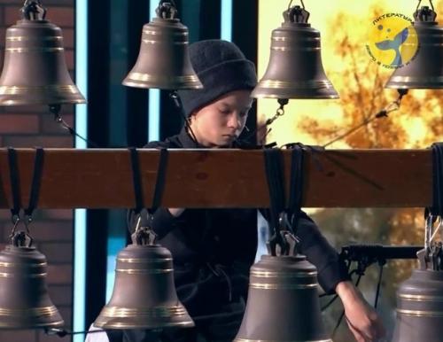 Гостем шоу на телеканале Россия-1 стал 14-летний звонарь Фотий Малыгин из новосибирской области, посёлка ложок. 04