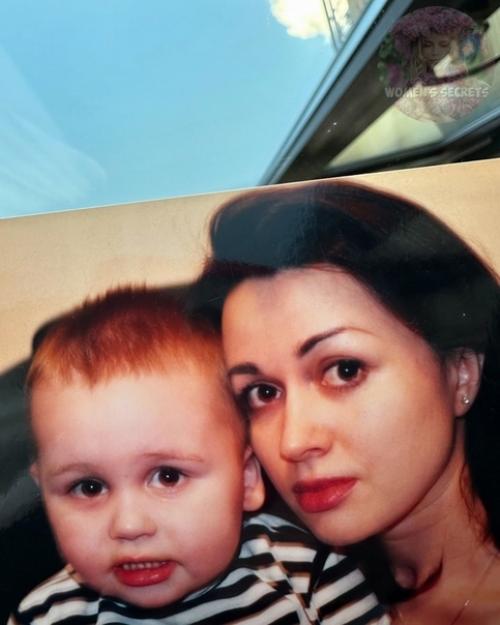 Анна заворотнюк поделилась архивными фотографиями своей мамы Анастасии. 02