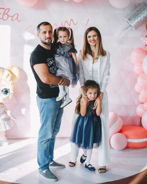 Невероятно красивые!   Семья Арарата и кати кещян! 04