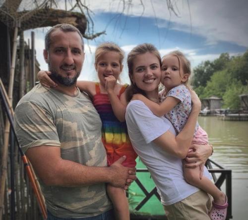 Невероятно красивые!   Семья Арарата и кати кещян! 01