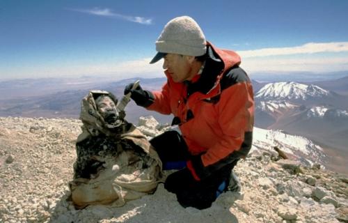 Самая красивая мумия планеты: она ждала вас 500 лет на вершине вулкана. 01