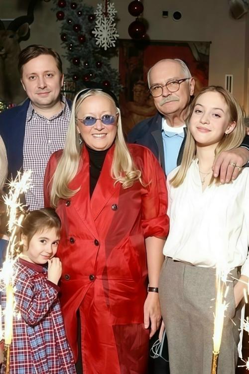 Никите Михалкову 80 лет, а его супруге Татьяне Михалковой - 79.  