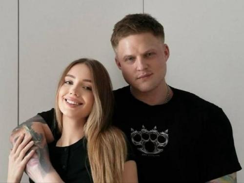 Благодарность против чувств: почему развод блогера Сергея кутового вызвал шквал хейта в сети. 

