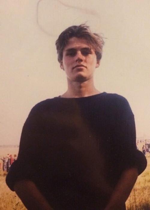 Пересматривая фотографии из молодости родителей, всегда кажется, что у них она была интереснее. 05