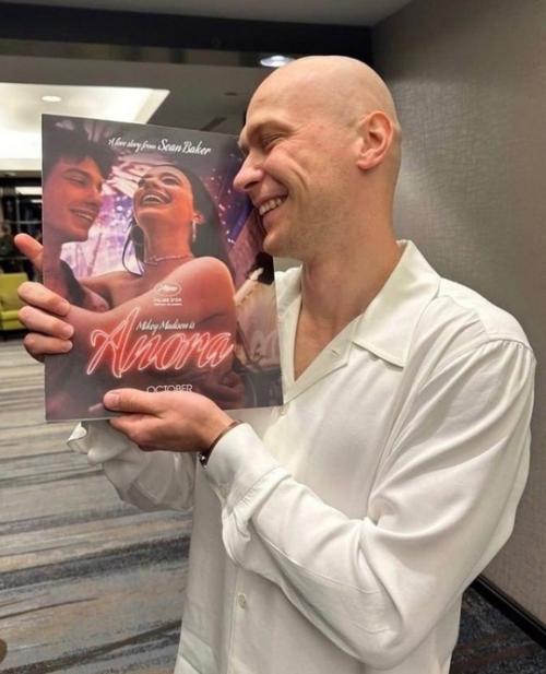 Юрий Борисов и Анджелина Джоли: легендарная встреча на фестивале в Торонто! 01