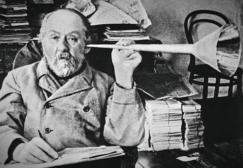 В золотой век войдут люди, которые научатся объединяться.