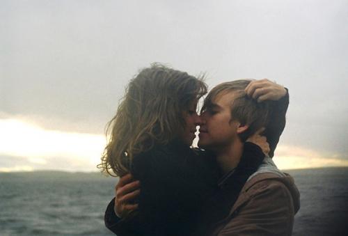 Веды говорят, что в семье супруг забирает практически три четверти плохой судьбы своей жены.