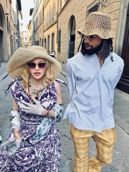 Мадонна, которой 67 лет, выходит замуж за 29-летнего бойфренда. 01