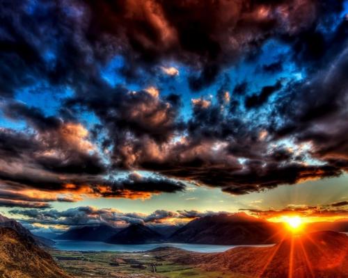 Потребность понять себя - это привилегия задумывающихся людей.