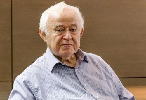 Михаил Ефимович Литвак - психолог и психотерапевт с 40-летним стажем работы, один из самых известных психологов России, кандидат наук.