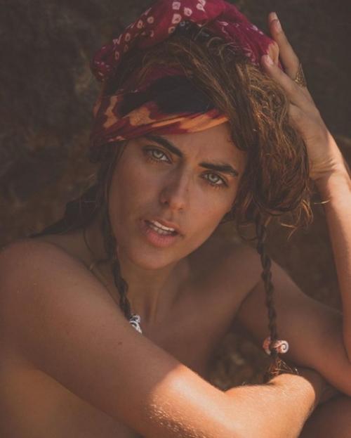 Элисон Ле борж - внучка того самого легендарного Алена Делона. 06