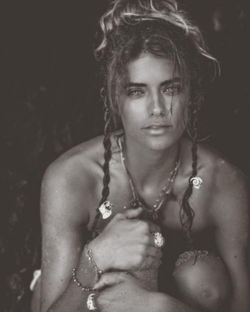 Элисон Ле борж - внучка того самого легендарного Алена Делона. 01