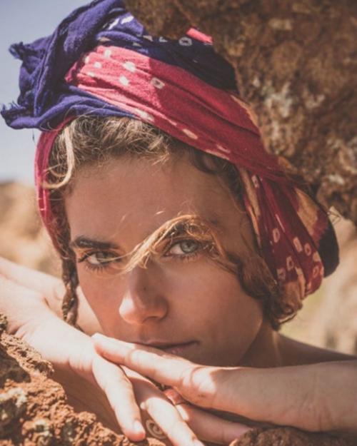 Элисон Ле борж - внучка того самого легендарного Алена Делона. 04