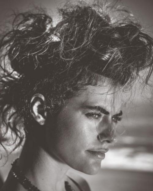 Элисон Ле борж - внучка того самого легендарного Алена Делона. 05