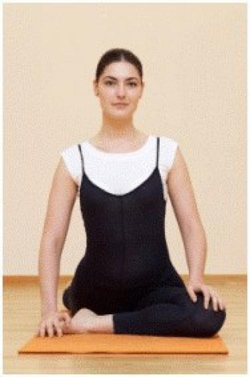 Йога для спины: лучшие асаны для больного позвоночника и его вытяжения. 05