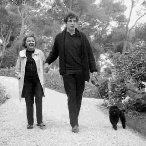 Ходили слухи, что он был корыстолюбив и жил за чужой счет. 01