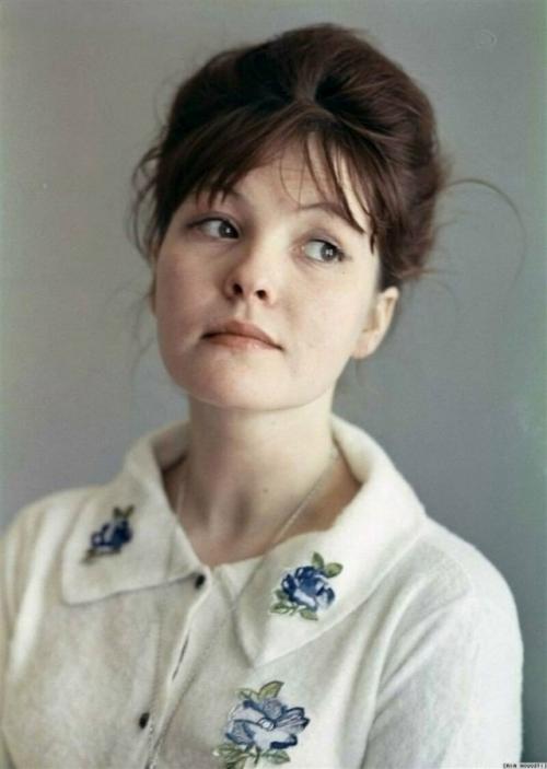 И если вы слишком душой огрубели - идите смягчиться не к водке, а к Белле. 02