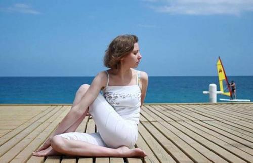 5 техник йоги для заряда энергии. 02