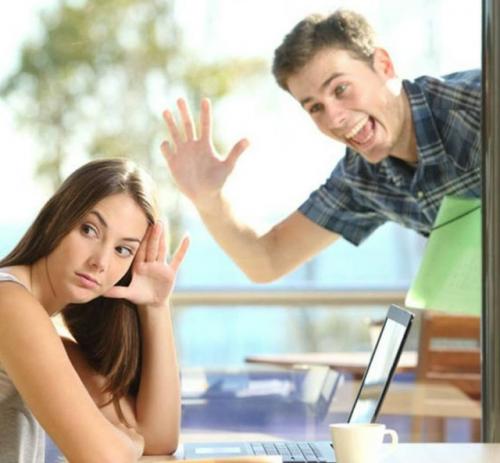 Вы пытаетесь объяснить, приводите факты, раскладываете по полочкам - а в ответ тишина или упрямство. 02