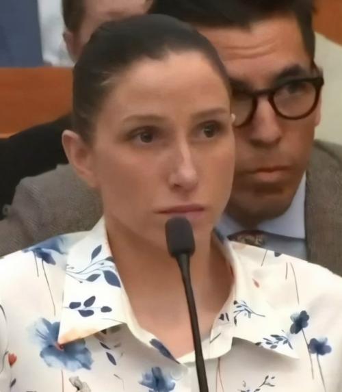 Написала книгу о скорби, а перед этим убила мужа: невероятная история из Америки.

