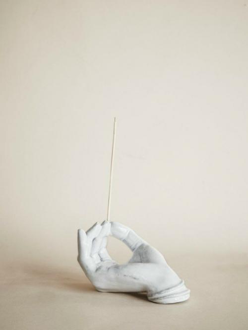 Боль прожить надо.

