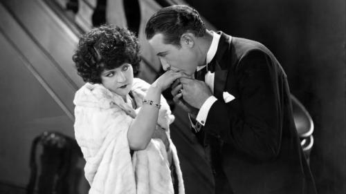 Поцелуй руки признали сексуальным насилием: решение вызвало споры в Испании. 01