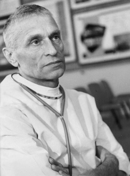 Николай Амосов призывал не перекладывать ответственность за свое состояние на врачей, утверждая, что здоровье требует личного волевого напряжения. 

