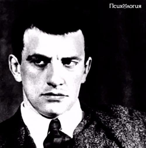 Трогательных историй жизни маяковского.