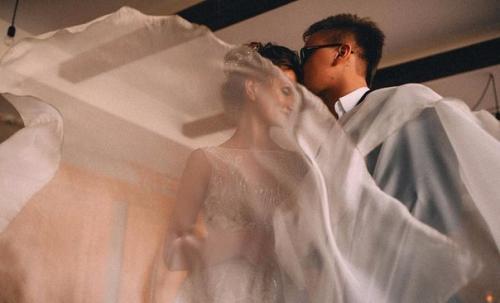 А раньше меньше разводились, и жили вместе по сто лет.