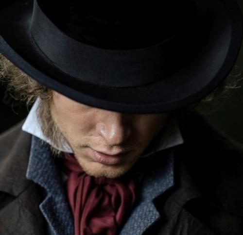 Юра Борисов поделился комментариями о своей роли Александра Пушкина: 02