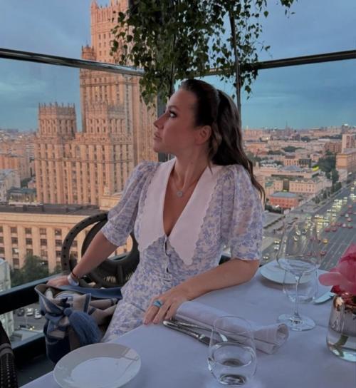 Барановская в центре скандала: призвала россиянок рожать в поле, но сама рожала в Лондоне. 02