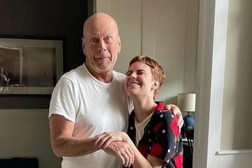 Брюс Уиллис в отдельный дом из-за прогрессирующей деменции отселен. 02