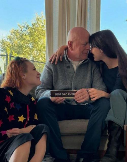 Брюс Уиллис в отдельный дом из-за прогрессирующей деменции отселен. 03