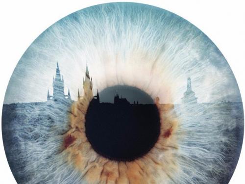 ТВОРОЖНОЕ ПИРОЖНОЕ ДЛЯ СПОРТСМЕНОВ:   Ингредиенты: - 200 г творога. - 100 г молочного шоколада (или черного) - 1 ст. л. сметаны.