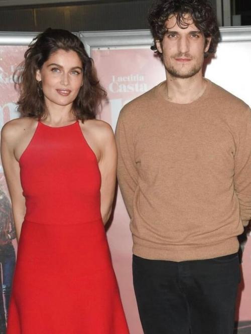 Модель Летиция каста и актер Луи гаррель разводятся после десяти лет отношений. 01