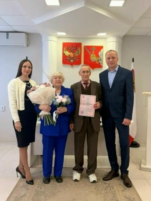 90-Летний жeних из вологды свою избранницу законной женой сделал. 01