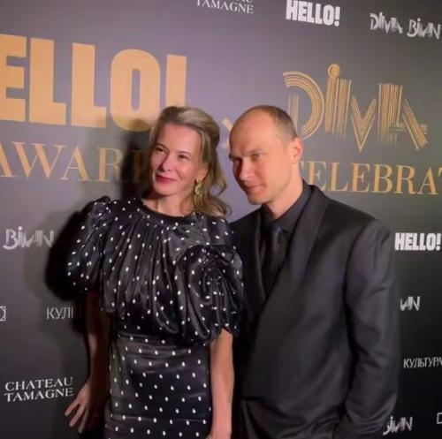 На недавней премии от Hello! 02